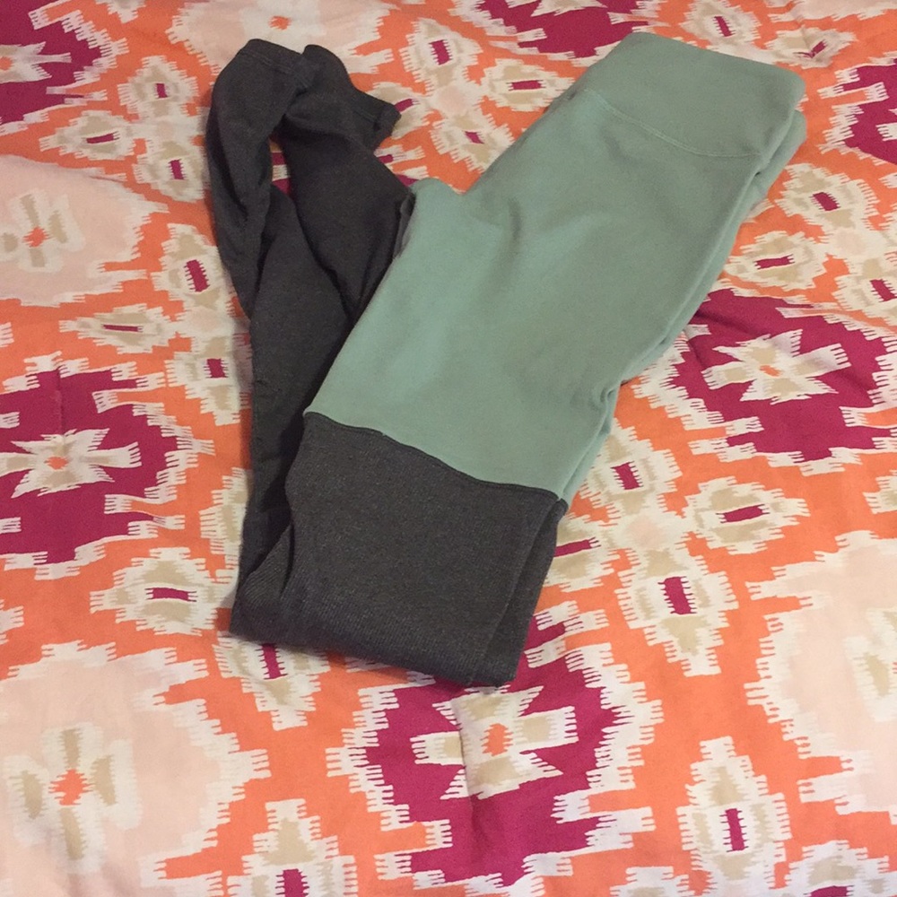 Alo Yoga  goddess legging Sage/Stormy Heather